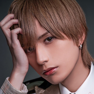 謙也