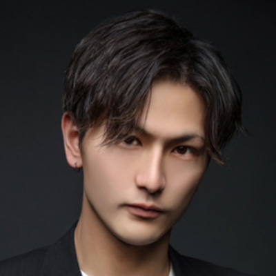 由希斗