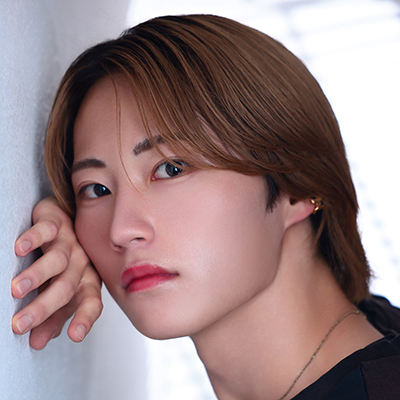 皇 來愛