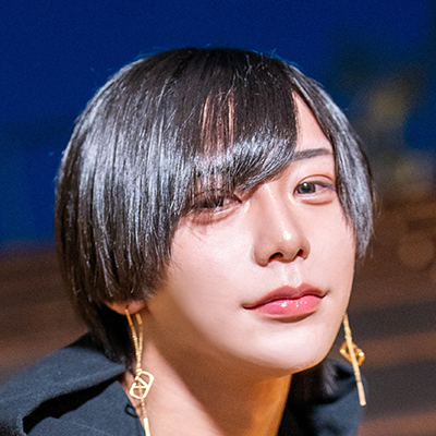 叶 玲那